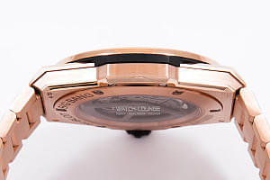 13042_watchlounge_lo.jpg