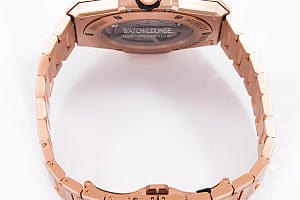 13044_watchlounge_lo.jpg