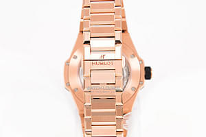 13045_watchlounge_lo.jpg