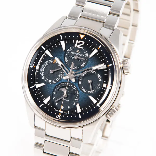 13069_watchlounge_lo_1.jpg