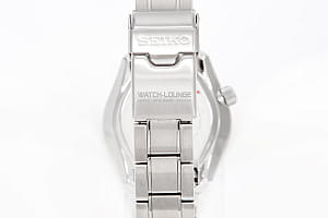 13104_watchlounge_lo.jpg