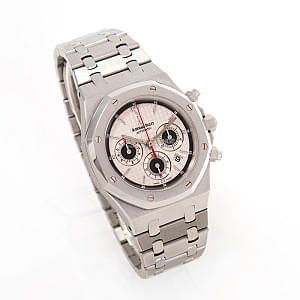 13160_watchlounge_lo.jpg