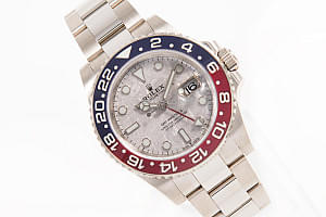 13190_watchlounge_lo.jpg