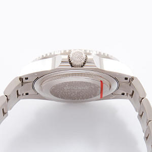 13194_watchlounge_lo.jpg