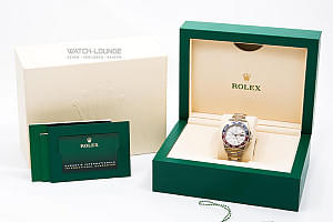 13198_watchlounge_lo.jpg