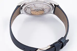 13235_watchlounge_lo.jpg