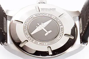 13316_watchlounge_lo.jpg