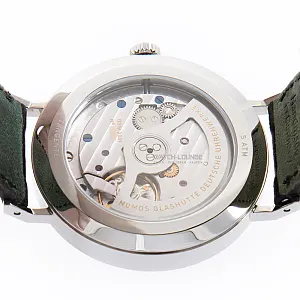 13328_watchlounge_lo.jpg