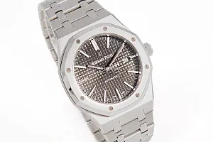 13377_watchlounge_lo.jpg