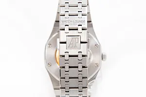 13379_watchlounge_lo.jpg