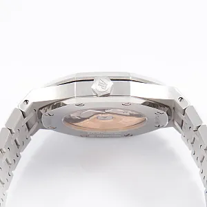 13380_watchlounge_lo.jpg