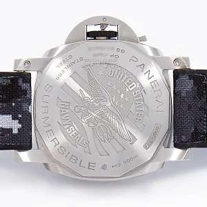 13403_watchlounge_lo.jpg