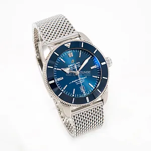 13468_watchlounge_lo.jpg