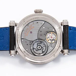 13555_watchlounge_lo.jpg