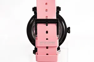 13590_watchlounge_lo.jpg