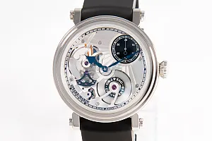 13605_watchlounge_lo.jpg