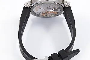 13611_watchlounge_lo.jpg