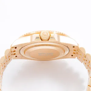 13653_watchlounge_lo.jpg