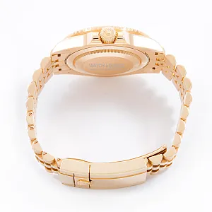 13655_watchlounge_lo.jpg