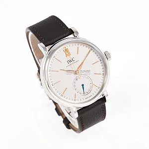 13673_watchlounge_lo.jpg