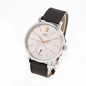 13674_watchlounge_lo.jpg