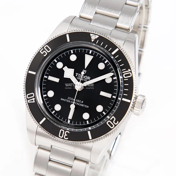 13680_watchlounge_lo_1.jpg