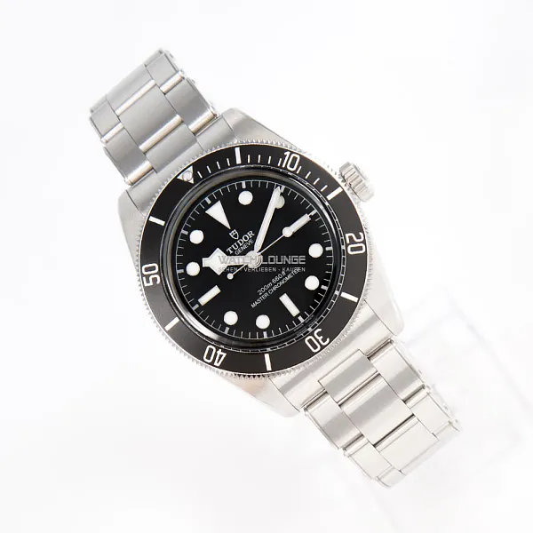 13681_watchlounge_lo.jpg