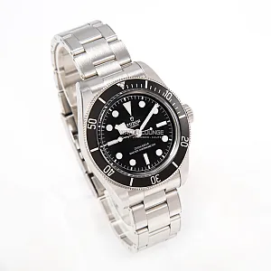 13683_watchlounge_lo.jpg