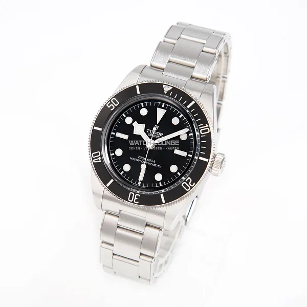 13684_watchlounge_lo.jpg