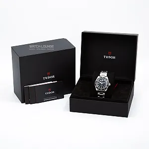 13689_watchlounge_lo.jpg