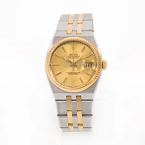 13692_watchlounge_lo.jpg