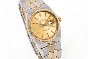 13693_watchlounge_lo.jpg