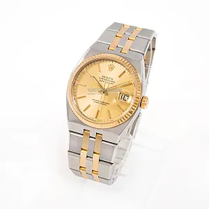 13694_watchlounge_lo.jpg