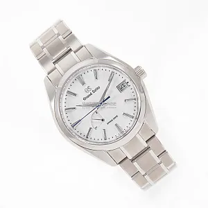 13711_watchlounge_lo.jpg