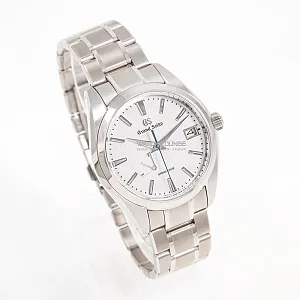 13713_watchlounge_lo.jpg