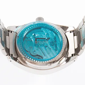 13717_watchlounge_lo.jpg