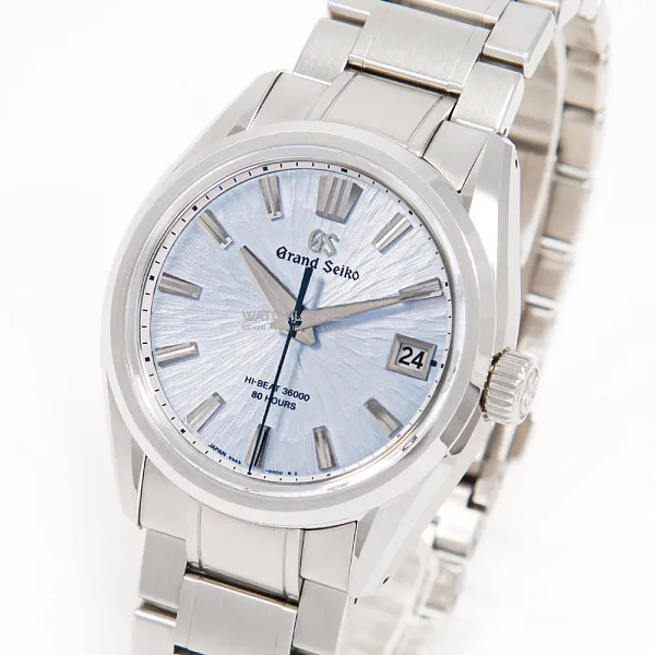 13722_watchlounge_lo_1.jpg