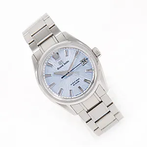 13723_watchlounge_lo.jpg