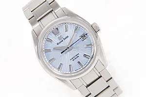 13723_watchlounge_lo.jpg