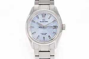 13724_watchlounge_lo.jpg