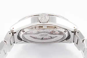 13727_watchlounge_lo.jpg
