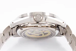 13739_watchlounge_lo.jpg