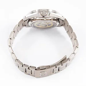 13742_watchlounge_lo.jpg