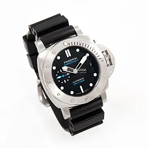13749_watchlounge_lo.jpg