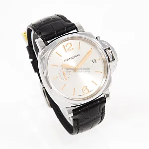 13759_watchlounge_lo.jpg