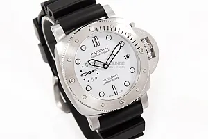 13789_watchlounge_lo.jpg