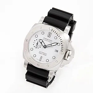 13790_watchlounge_lo.jpg