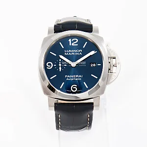 13818_watchlounge_lo.jpg
