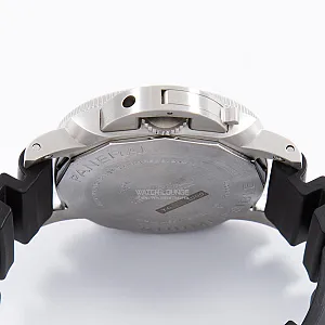 13831_watchlounge_lo.jpg