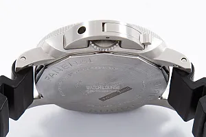 13831_watchlounge_lo.jpg